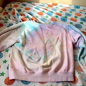 It’s a tie dye sweatshirt and I’m selling it for 10$ got it for 25$